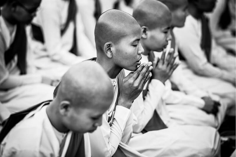 Myanmar - .nuns prayers.