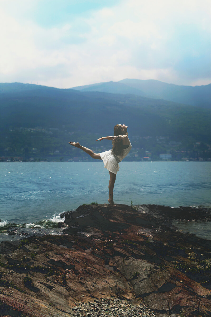 Erika Zolli Into the Mystic