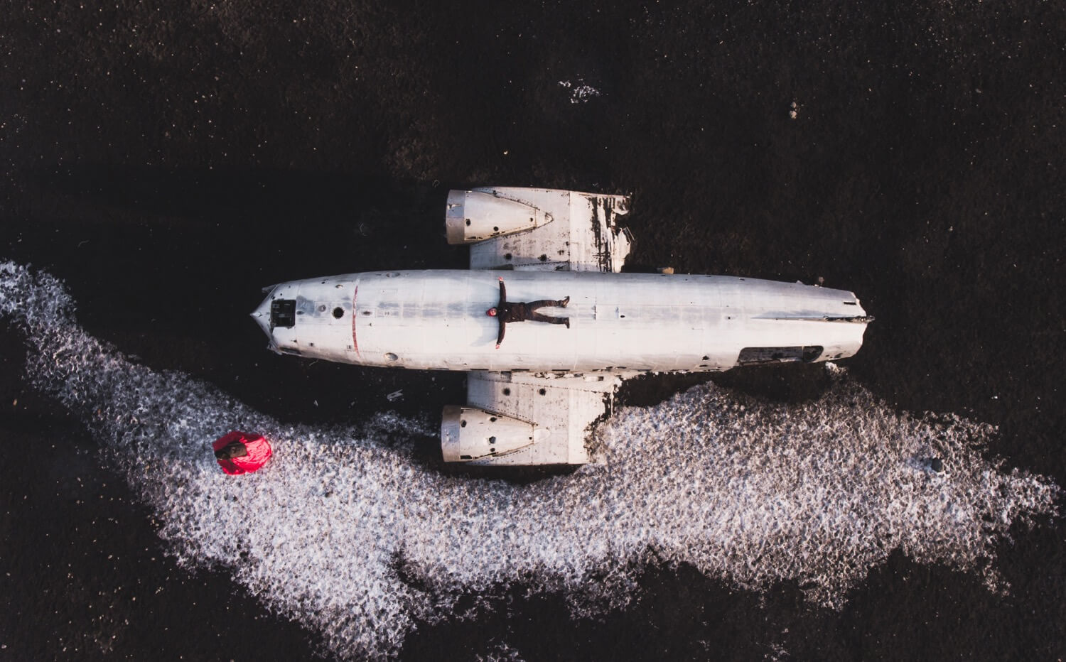 Zane Jēkabsone - Sólheimasandur airplane wreckage in Iceland