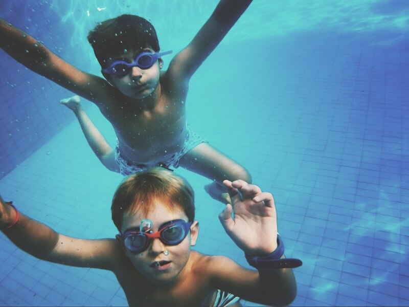 Carlos Navarro kids underwater
