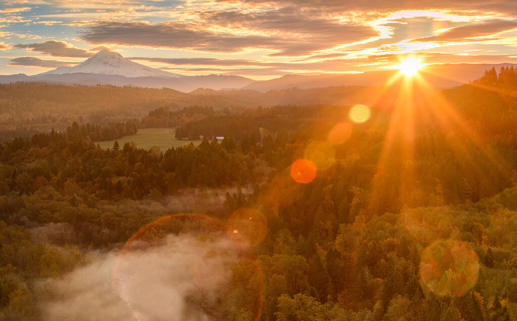 ilirjan rrumbullaku - Sun Rises Over Mt. Hood